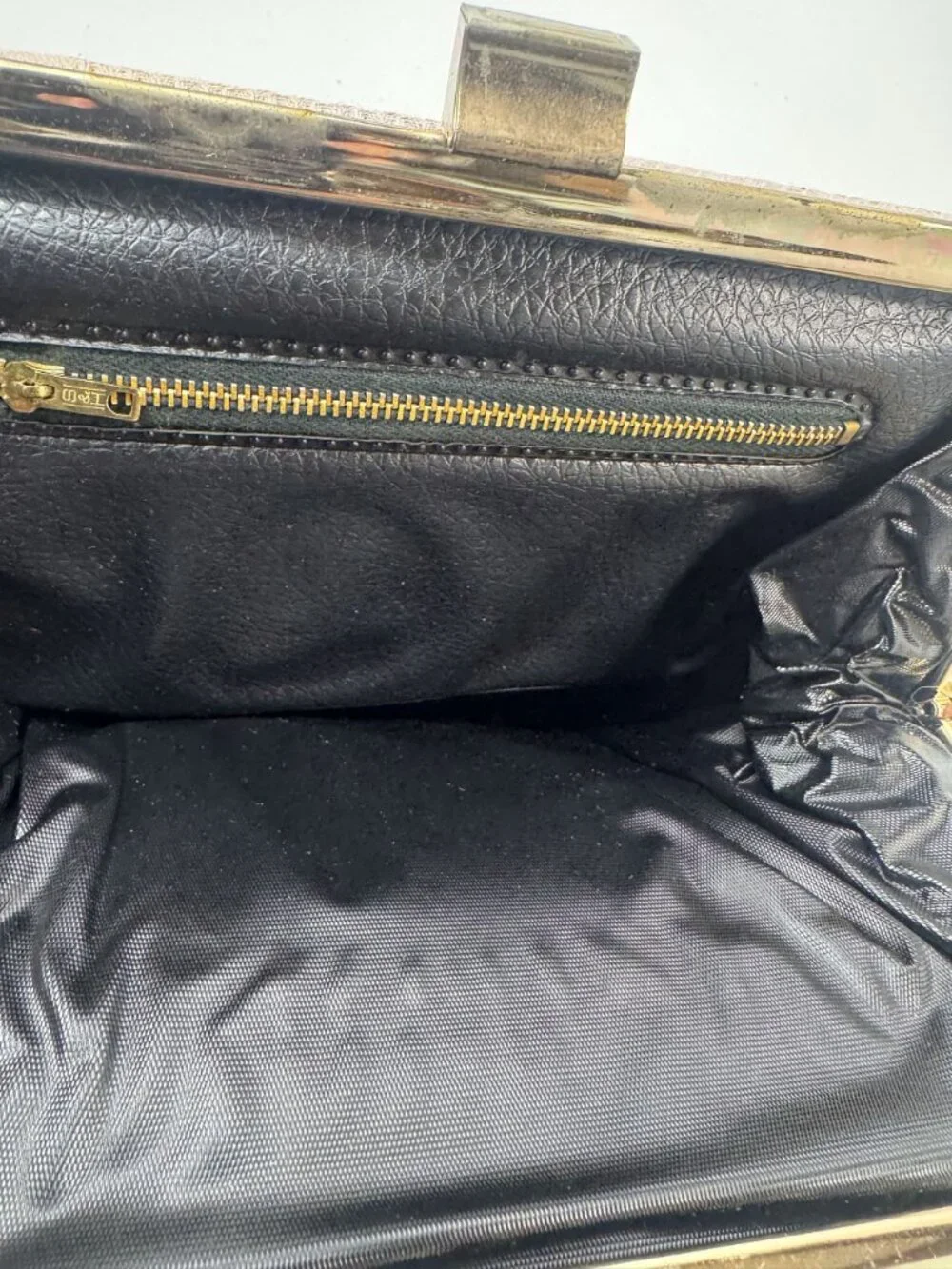 Vintage Lavender Floral Pattern Clutch Purse With Top Snap Closure & Black Inter